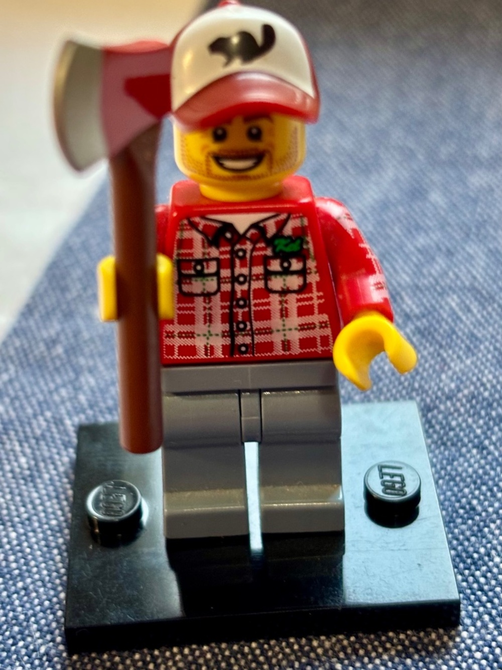 LEGO SERIES 5 "Lumberjack" col072 with stand, pamphlet & accessories.